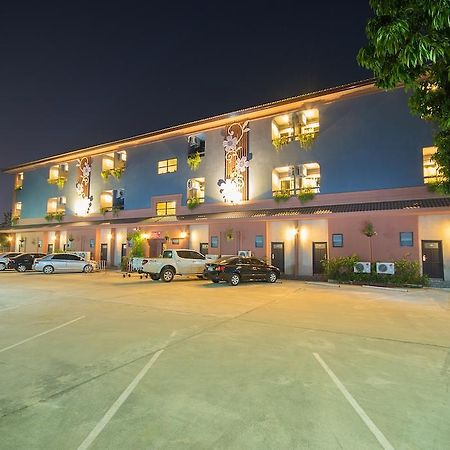 The Corner Hotel (Adults Only) Chiang Rai Exterior foto