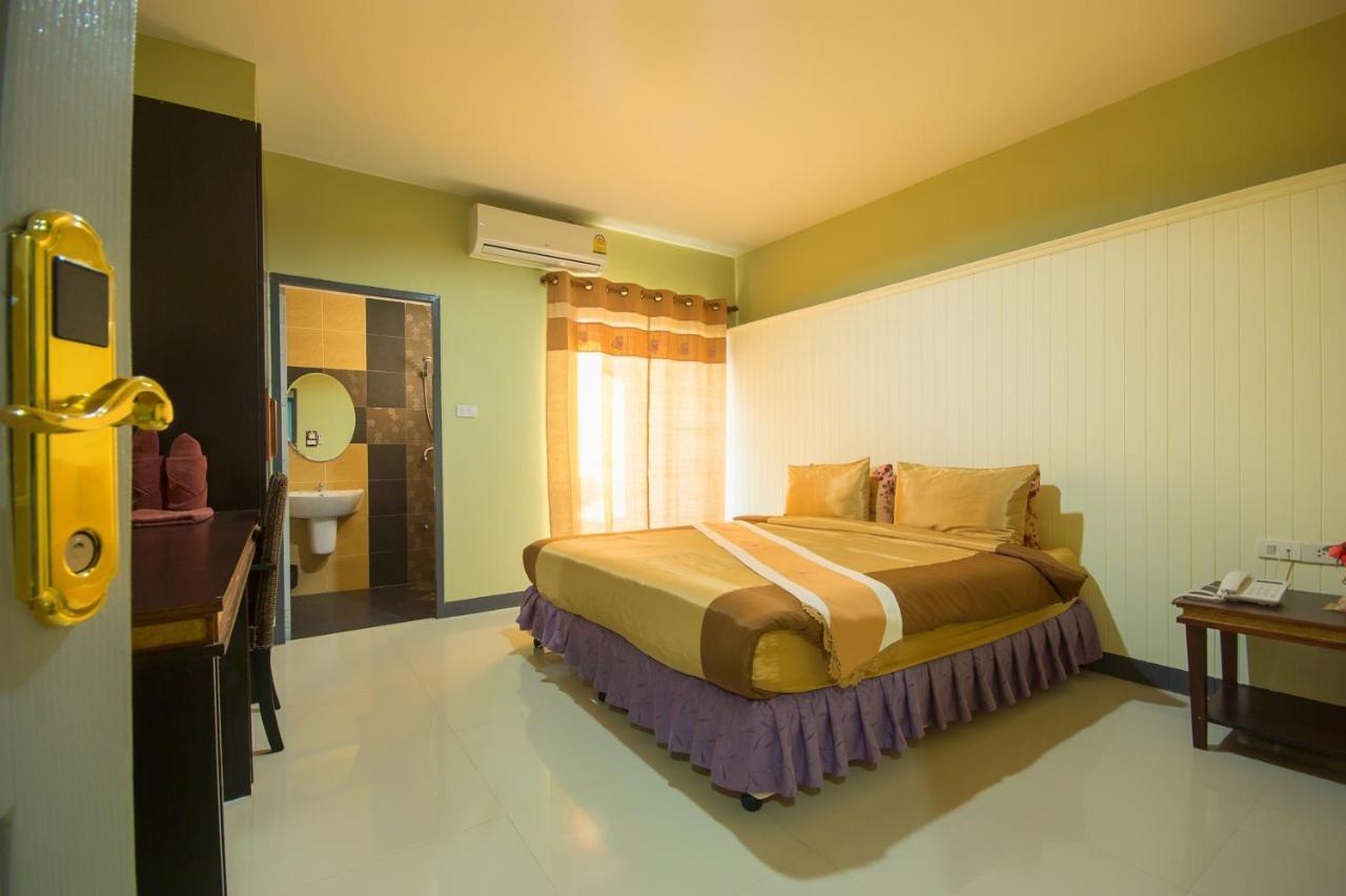 The Corner Hotel (Adults Only) Chiang Rai Exterior foto